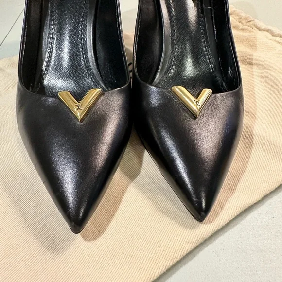 Authentic Louis Vuitton Black Calfskin Leather Heartbreaker Pointed Toe Pumps 36 - Picture 3 of 15